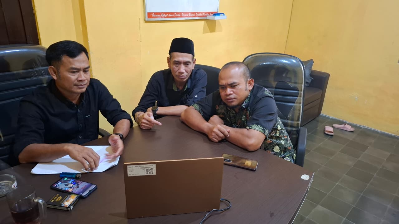 Anggota Bawaslu Klaten saat ikuti zoom Selasa Menyapa yang diselenggarakan oleh Bawaslu Provinsi Jawa Tengah