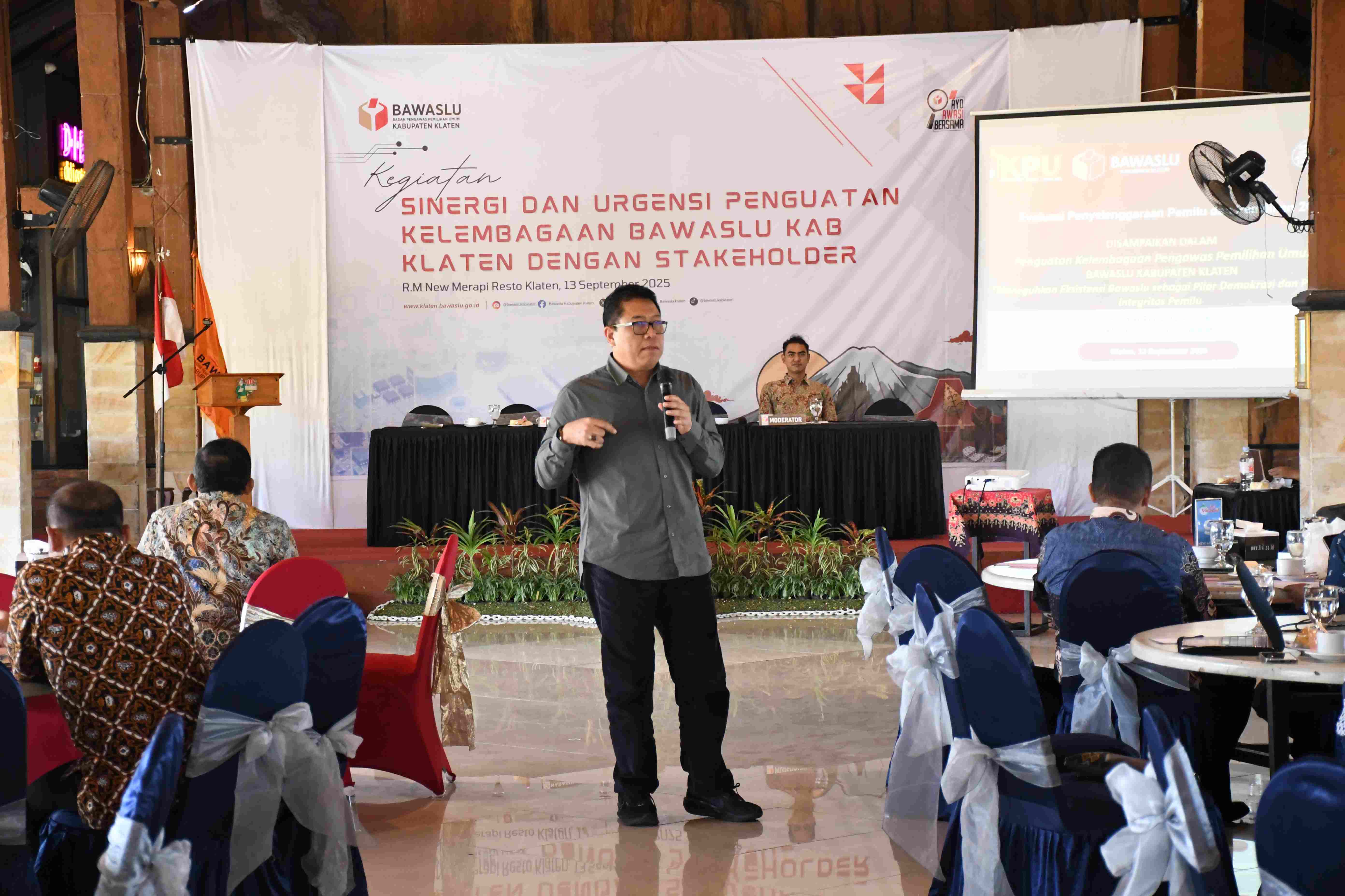 ujuan utama pemilu di negara kita adalah mensejahterakan rakyat. Demokrasi bukan sekadar pembagian kekuasaan, tetapi distribusi keadilan yang harus kita jaga