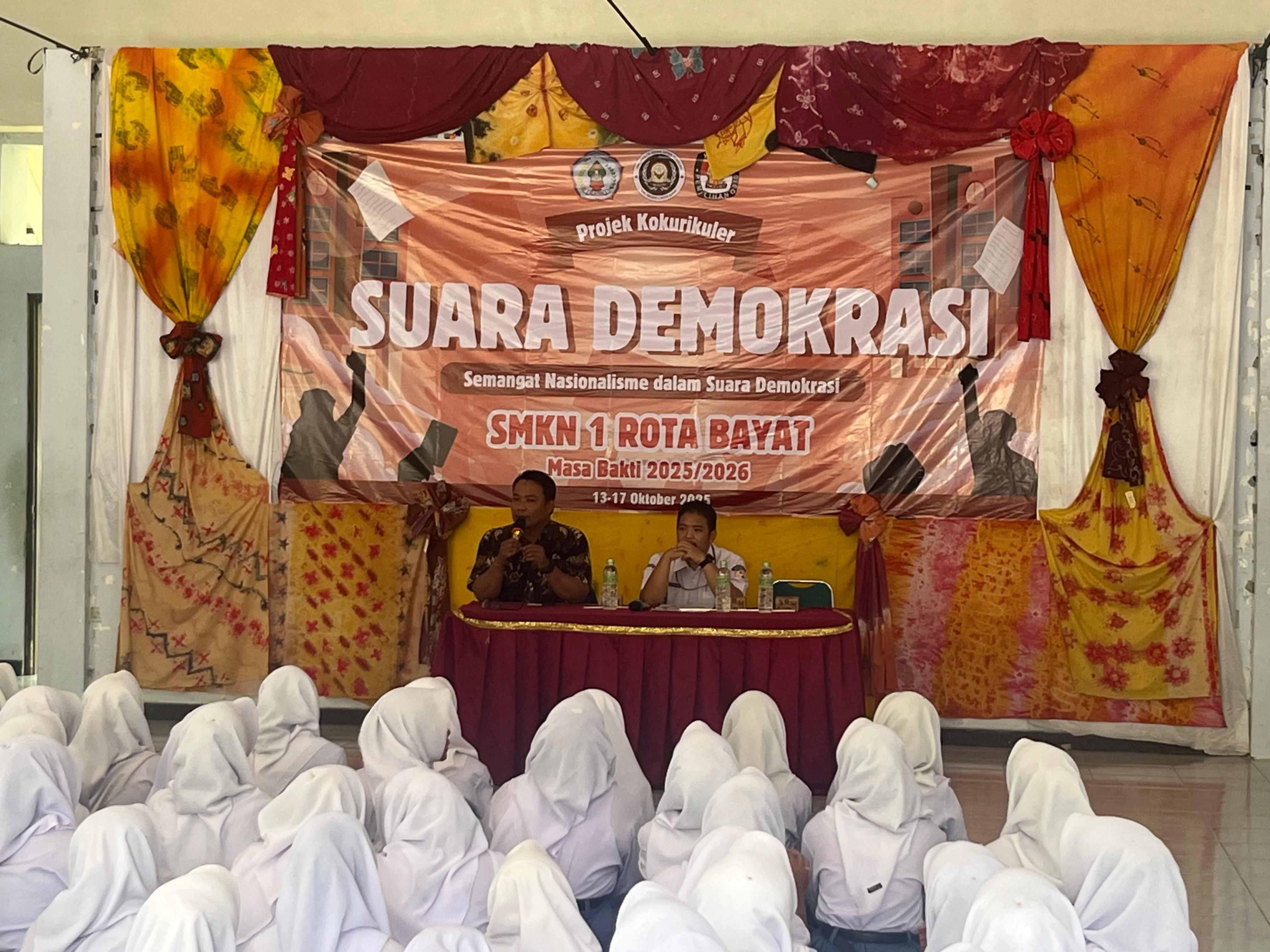 Muhammad Milkhan Anggota Bawaslu Klaten saat menjadi narasumber di SMK Rota Bayat. (15/10)