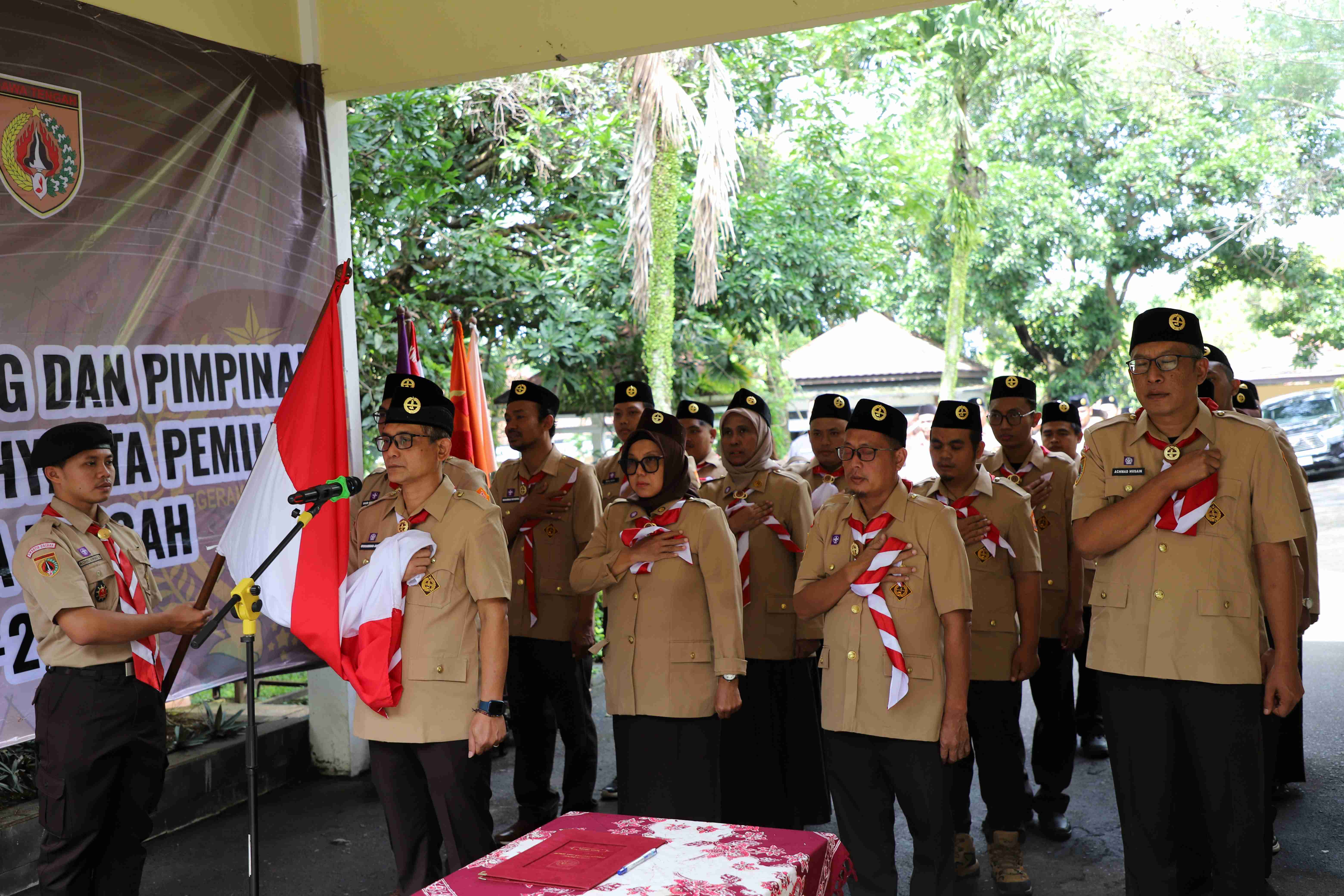 prosesi pengukuhan Saka Adhyasta Pemilu