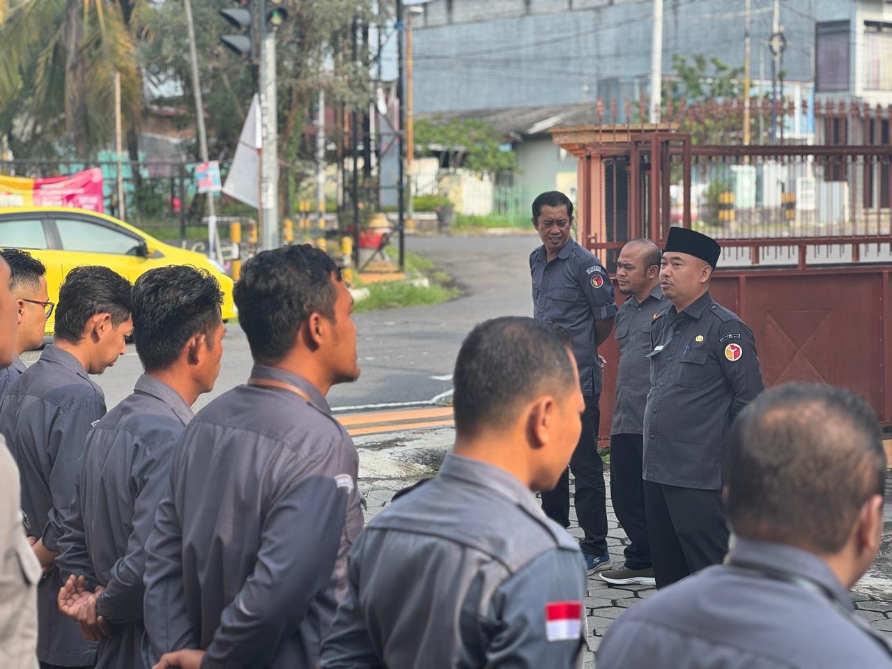 Pimpin Apel Pagi, Kasek Bawaslu Klaten Tekankan Percepatan Program Strategis dan Optimalisasi Humas