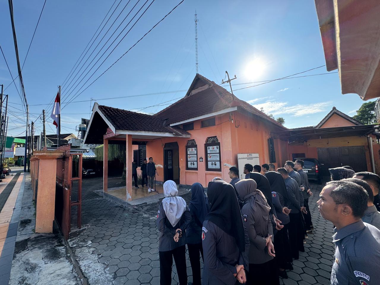 Bawaslu Klaten Gelar Apel Pagi, Tekankan Penguatan MoU dan Konsolidasi Kelembagaan