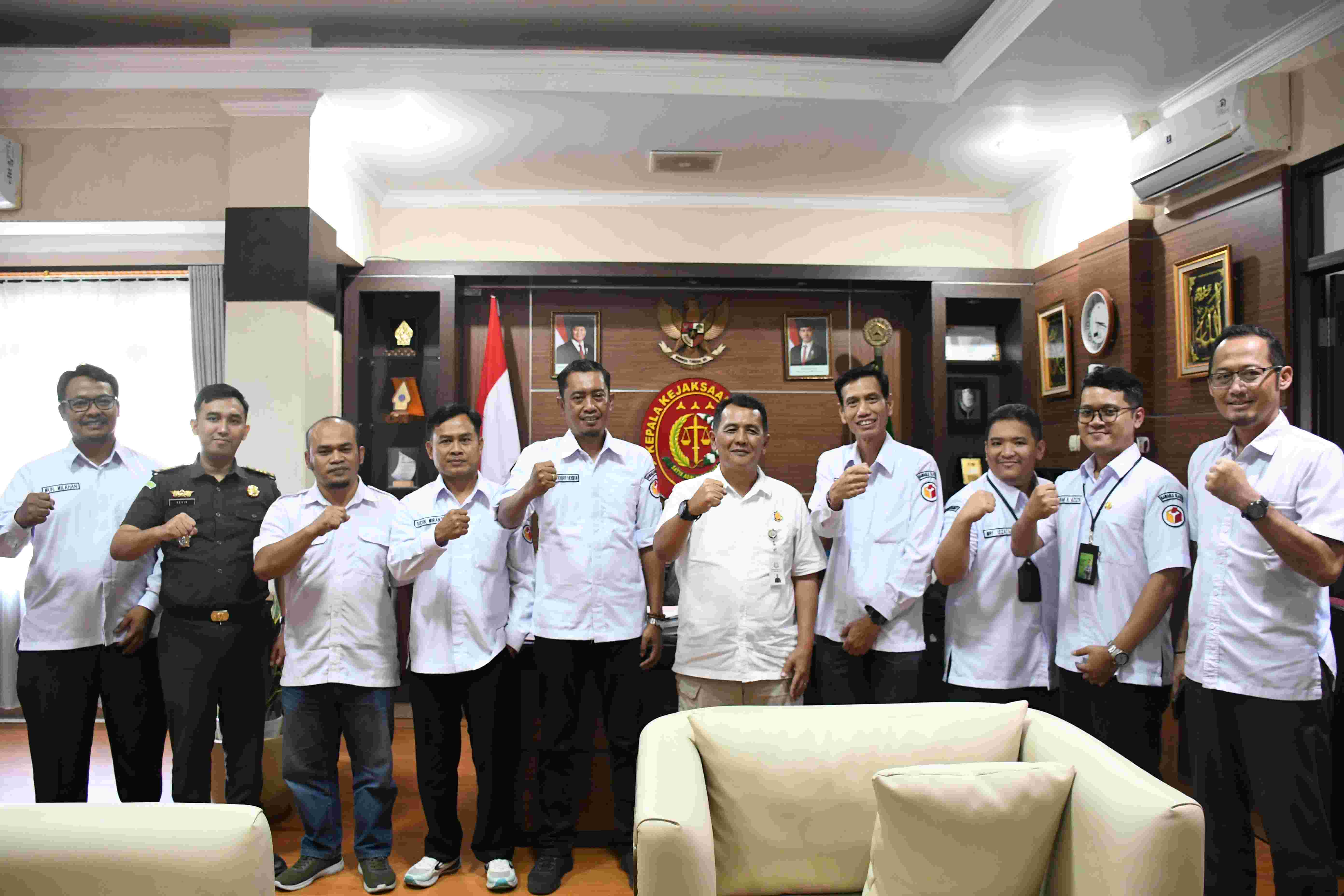 Foto Bersama Pimpinan Bawaslu Klaten dan Kejari Klaten