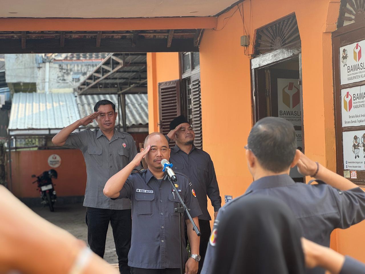 Bawaslu Kabupaten Klaten Gelar Apel Pagi, Tekankan Kedisiplinan dan Loyalitas Aparatur