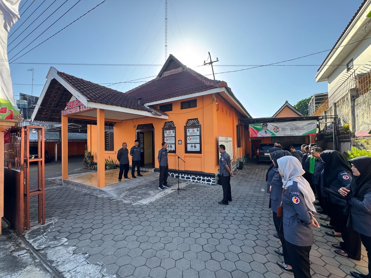 Bawaslu Kabupaten Klaten Gelar Apel Pagi, Ketua Tekankan Persiapan Program dan Peningkatan Pelayanan Publik