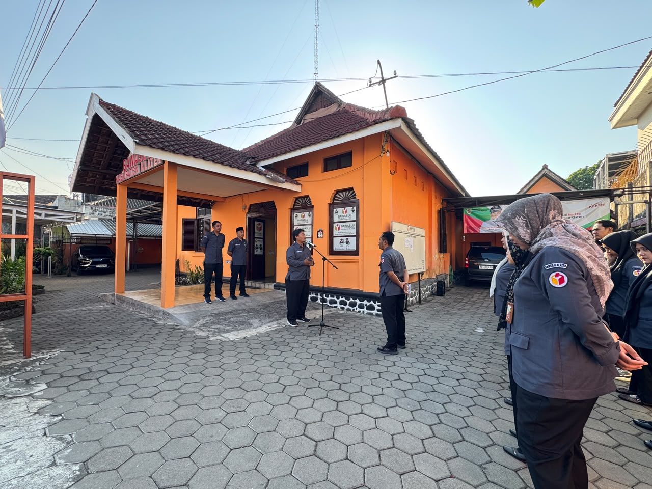  Apel Pagi: Muh. Milkhan Tekankan Jaga Sikap dan Netralitas, Buktikan Pengawas Pemilu Bisa Dipercaya Warga