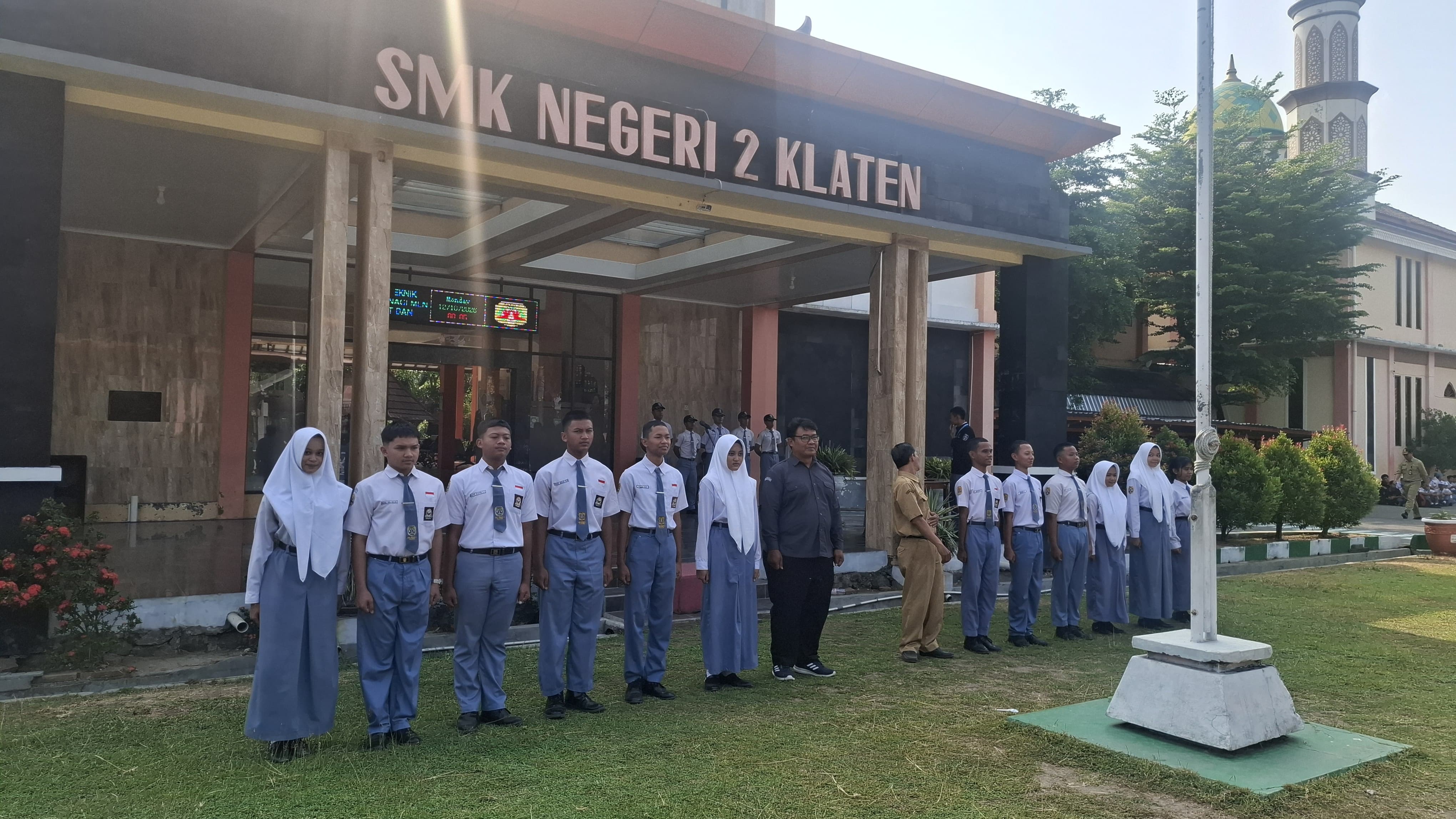 Cegah Politik Uang Sejak Bangku Sekolah, Bawaslu Klaten Ajak Siswa SMKN 2 Klaten Berani Memilih dengan Hati Nurani