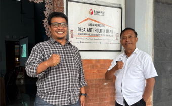 Anggota Bawalu Klaten Muh. Milkhan dan Kepala Desa Nglinggi Klaten Selatan saat foto bersama mengakiri audiensi. (30/7/25)