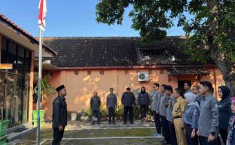Kepala Sekretariat Bawaslu Kabupaten Klaten Cahyo Febrianto Thadery saat berikan arahan pentingnya pengelolaan arsip kepada jajaran sekretariat Bawaslu Klaten (7/7)