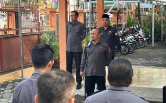 Bawaslu Klaten Gelar Apel Pagi, Saifudin Tekankan Realisasi Program dan Disiplin Kerja