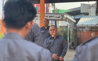 Saifudin saat beri amanat di Apel Pagi hari senin Bawaslu Kabupaten Klaten