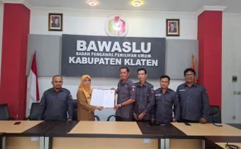 Bangun Demokrasi dari Bangku Sekolah, Bawaslu Klaten Resmi Jalin Kerja Sama dengan SMK Rota 1 Bayat